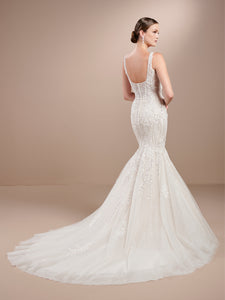 Fitted Lace Mermaid Gown In Ivory Almond