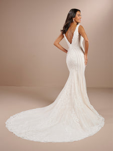 Slim Fitted Sleeveless Beaded Gown In Ivory Almond