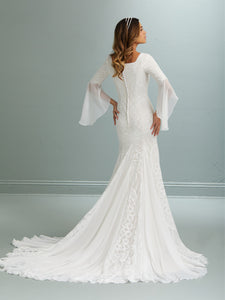 Slime Lace Gown With Square Neckline In Ivory Ivory