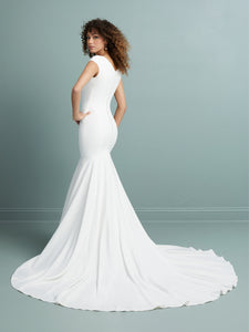High V-Neck With Cap Sleeves Mermaid Gown In Ivory In Ivory