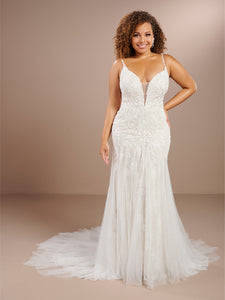 Bead Lace Trumpet Tulle Gown In Ivory Oyster