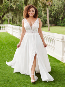 Lace Bodice With Fluid Chiffon Skirt Gown In Ivory