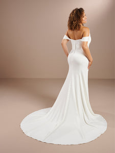 Optional Off The Shoulder Or Strapless Slim Wedding Gown In Ivory