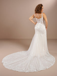 Fit And Flare Plunging Neck Lace And Tulle Gown In Ivory Almond