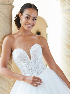 Beaded Lace And Tulle Strapless Gown In Ivory Ivory