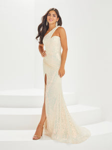 Ruched Fitted Gown With Lace-Up Back In Champagne