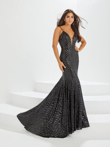Sequined Trumpet Gown In Black
