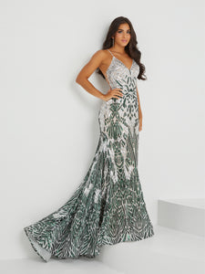 Sequined Trumpet Gown In Silver Hunter