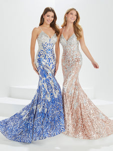 Sequined Trumpet Gown In Silver Royal