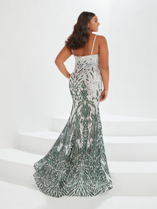 Sequined Trumpet Gown In Silver Hunter