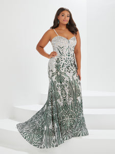 Sequined Trumpet Gown In Silver Hunter
