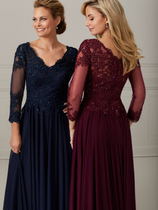 Lace & Tulle A-Line Gown With Sweeping Train In Navy