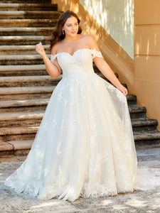 Lace And Tulle Low Back Ballgown With Detachable Sleeves In Ivory Oyster Nude