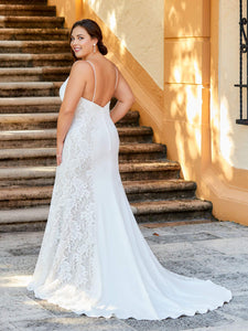Lace And Crepe Sweetheart Neck Fit-And-Flare Gown In Ivory Hazelnut