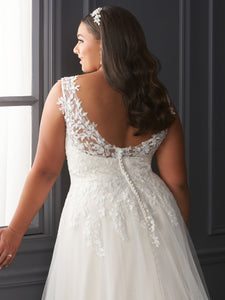 Lace And Tulle A-Line Gown With Detachable Sleeves In Ivory Almond